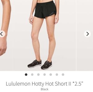 Lululemon Black Hotty Hot II Shorts 2.5" Inseam Size 6